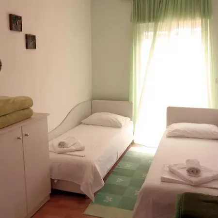 公寓 By The Sea Kneza, - 25133 科尔丘拉