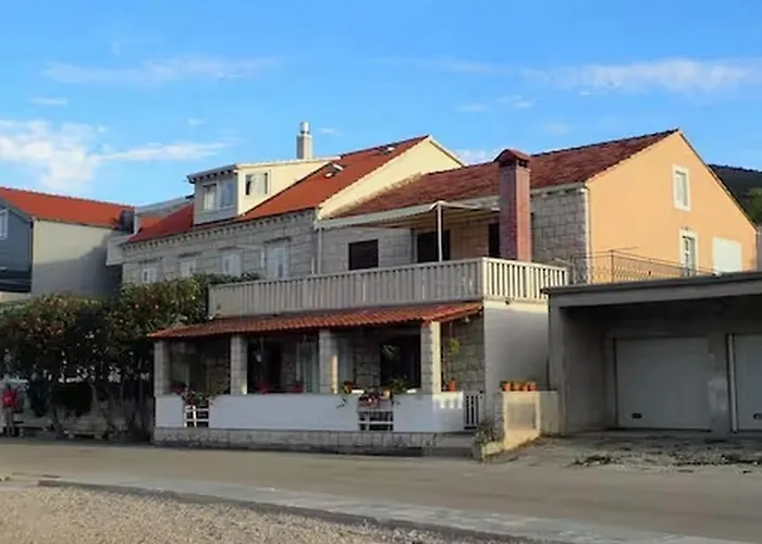 By The Sea Kneza, - 25133 科尔丘拉