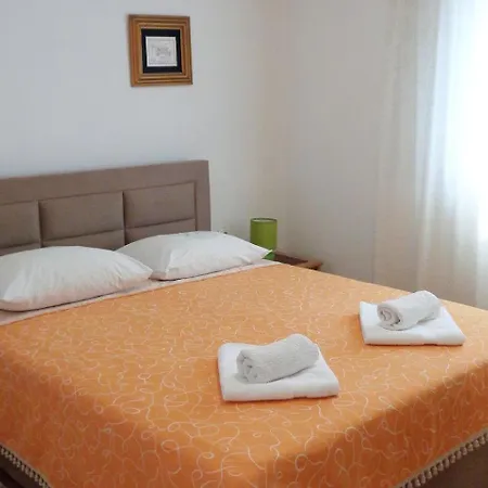 By The Sea Kneza, - 25133 * Korčula