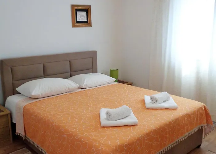 By The Sea Kneza, - 25133 * Korčula